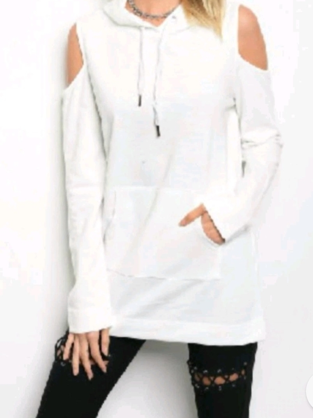 Very J White Cold-Shoulder Hooded Pullover